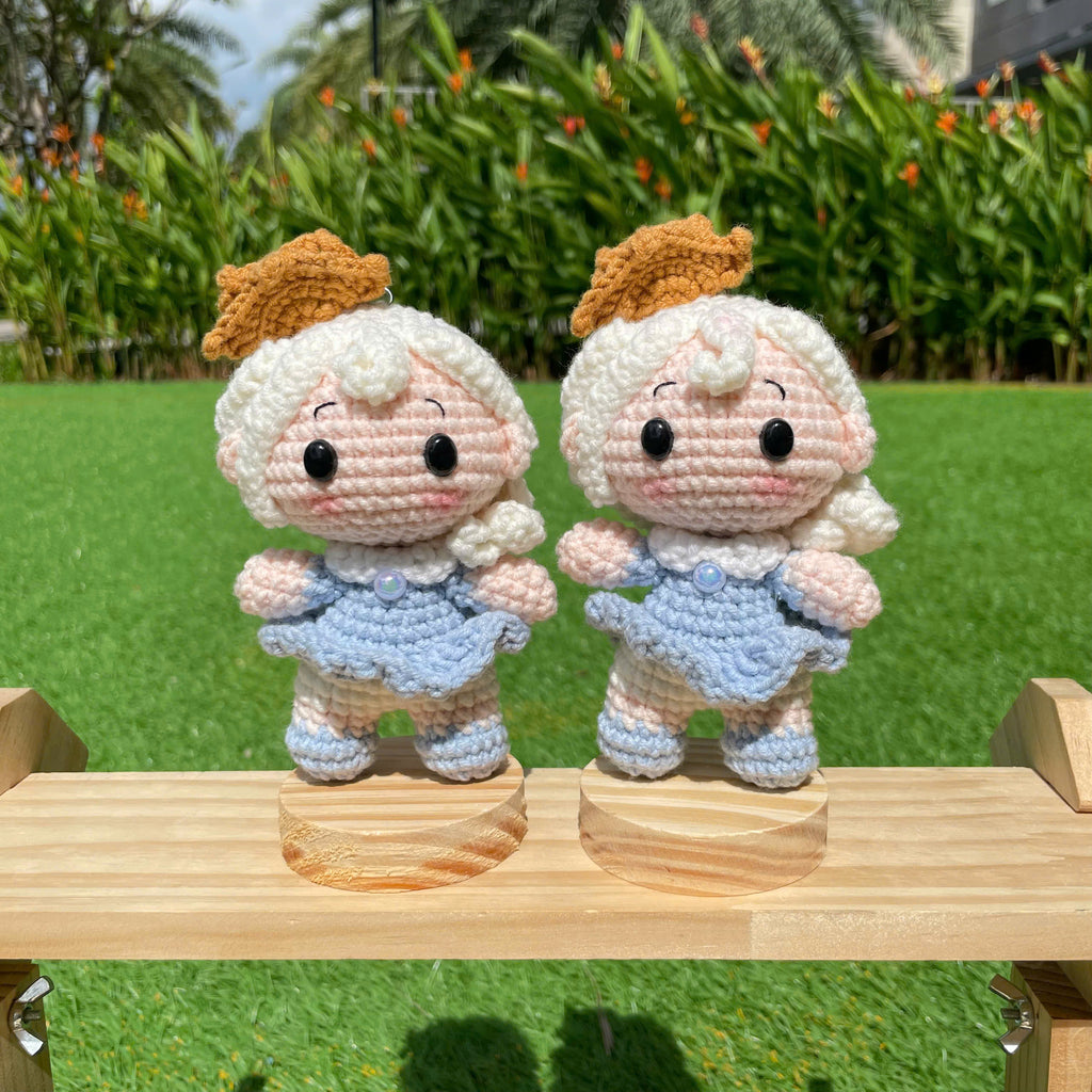 Handmade Crochet Alice in Wonderland Keychain